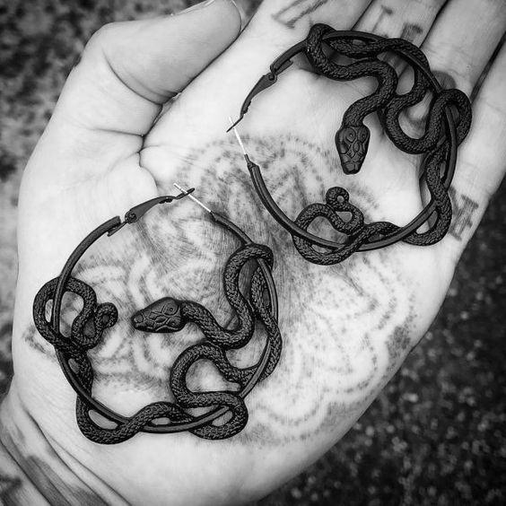 Черные серьги в форме змеи, серьги-кольца в форме змеи, женские украшения для вечеринок, готические аксессуары ARI