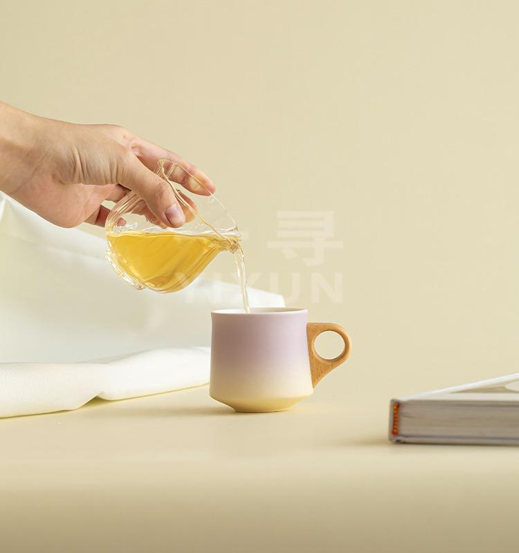 Премиальный керамический чайный набор с деревянными ручками: Элегантные австралийские белые чашки эспрессо на двоих