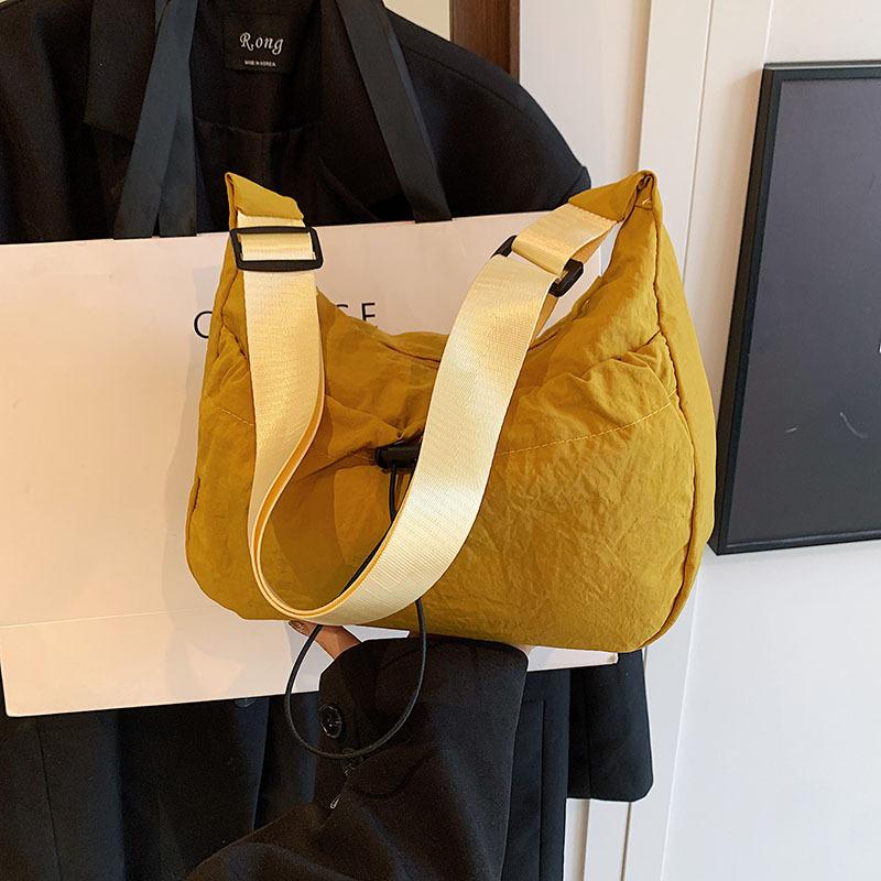 Повседневная сумка через плечо на одно плечо, персонализированная сумка-тоут, модная летняя новая простая трендовая маленькая сумка, женская сумка