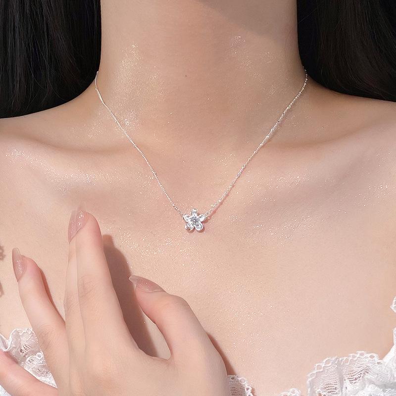 Милое цветочное ожерелье для женщин в новом стиле: Простой, модный, изысканный, маленький и свежий темперамент