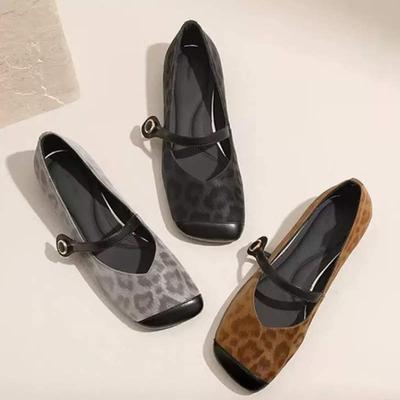 Французские туфли с квадратным носком, плоской подошвой и неглубоким вырезом, новые весенне-осенние туфли на низком каблуке с леопардовым принтом и ремешком с пряжкой на одно слово