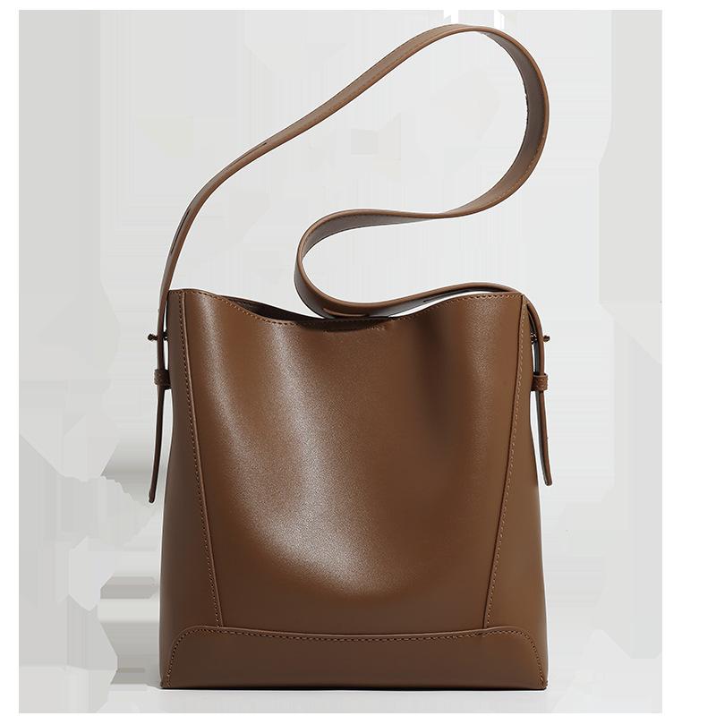 Women's 2025 autumn and winter new women's bags, messenger bags, versatile single shoulder large-capacity commuter buckets, women's bags