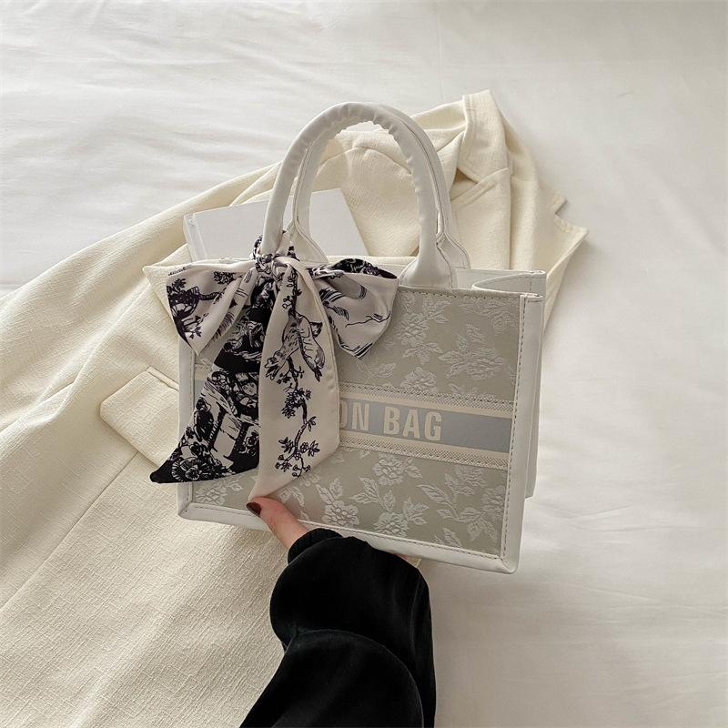 Сумка через плечо на одно плечо, простая и модная, большая вместительная сумка для женщин, летняя, новая, нишевая, для поездок на работу