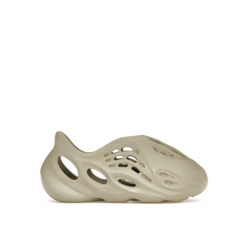 adidas Детские кроссовки Yeezy Foam Runner Kids Stone Salt коричневые HP5341