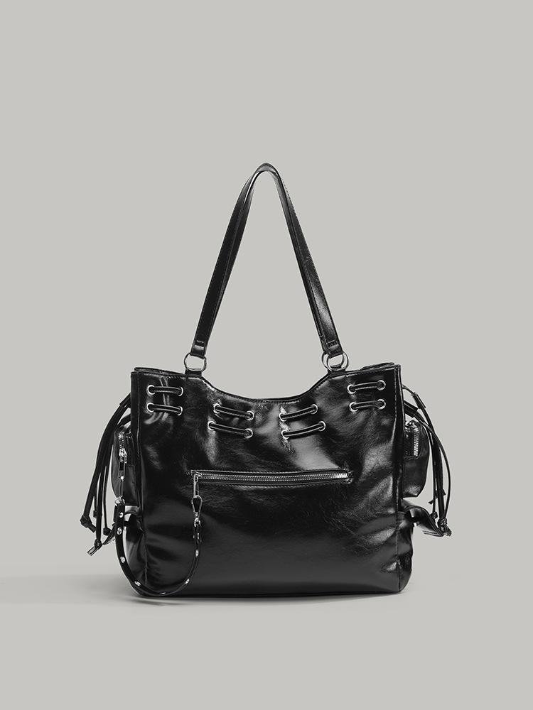 Korean Fashion Retro Spice Girl Locomotive Bag High Sense Commuting Versatile Large Capacity Tote Bag Shoulder Messenger Bag