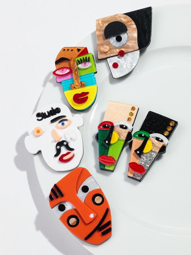 New Colorful Acrylic Abstract Characte Figure Brooch for Women Cartoon Japanese Anime Face Brooches Badge Fashion Jewelry Gift