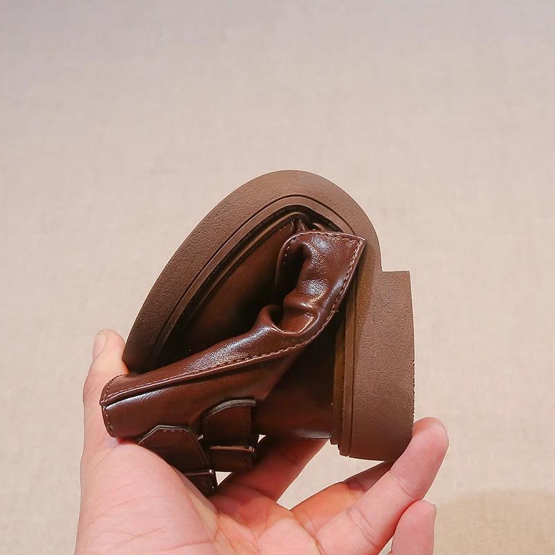 2024 Детские короткие ботинки для девочек осень-зима Новые модные мягкие удобные нескользящие повседневные кожаные туфли в британском стиле