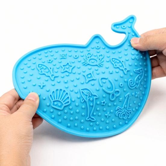 Pet Slow Food Mat with Suction Cups, Whale Shape Slow Feeding Mat for Prevent Choking Anxiety Relief, Non-Slip Silicone Lick Mat for Dogs And Cats