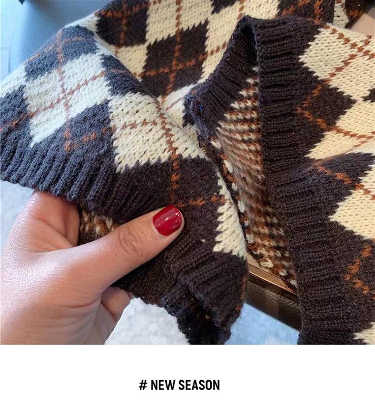 Women's Retro Plaid Winter Scarf - Thickened Knitted Cashmere-Like Shawl