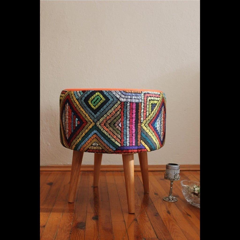 Hornbeam Retro Wooden Leg Decorative Ethnic Top Tile Pattern Cylinder Pouf Bench Sofa Chair Decorative Wooden Pouf Rustic Bench