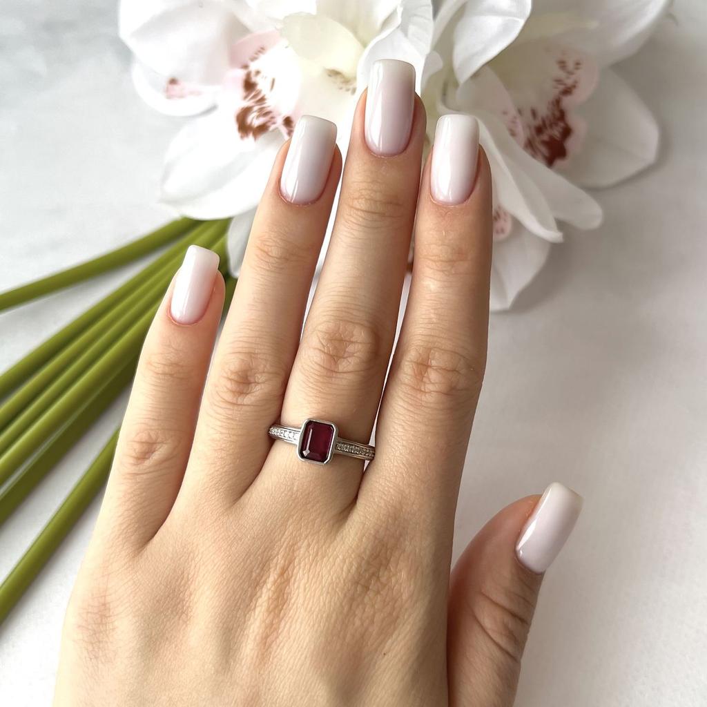 Серебряное кольцо с натуральным рубином 1.785ct, вес изделия 2,67 гр (2152958)