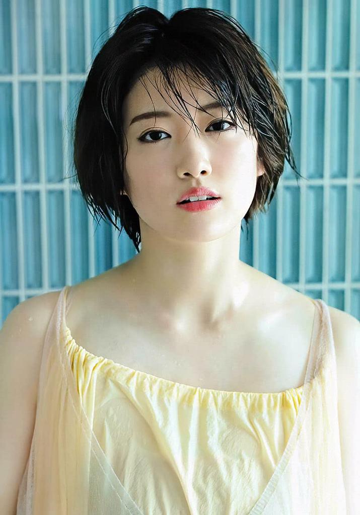 Higuchi Hina Nogizaka46 L-size Photos 70 Pieces