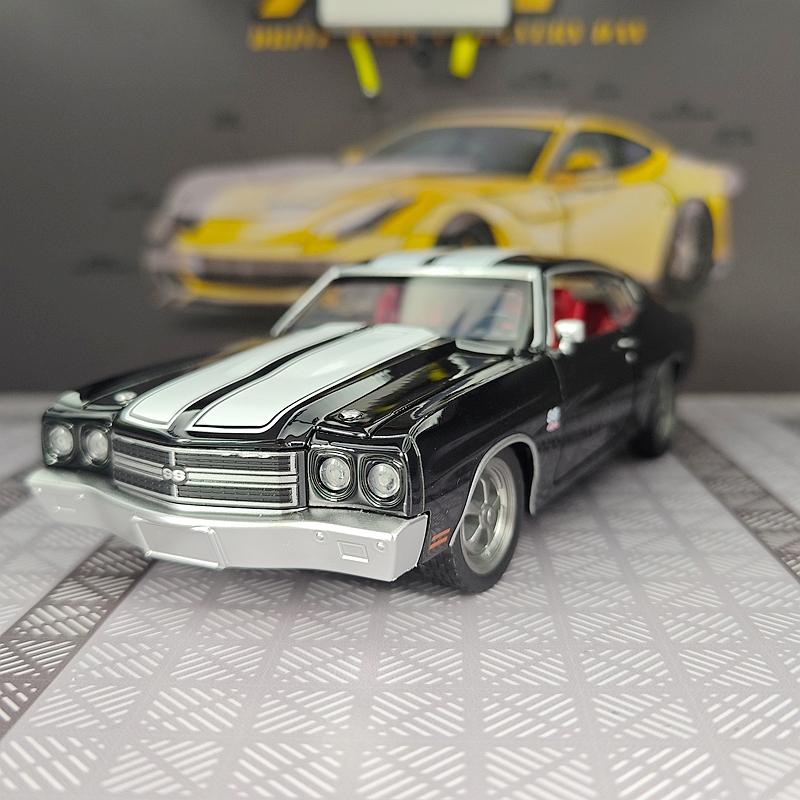 AABHC1 CCA 1:24 Simulation Chevrolet Chevrolet 454 1970 alloy supercar model with doors that can open sound and light car ornaments
