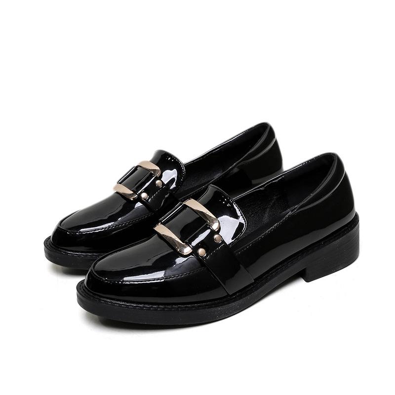 Женские лакированные туфли