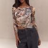 Осень-зима 2025 новая женская блузка на одно плечо с цветочным принтом, разрезом, рукавами-трубами и неровным низом