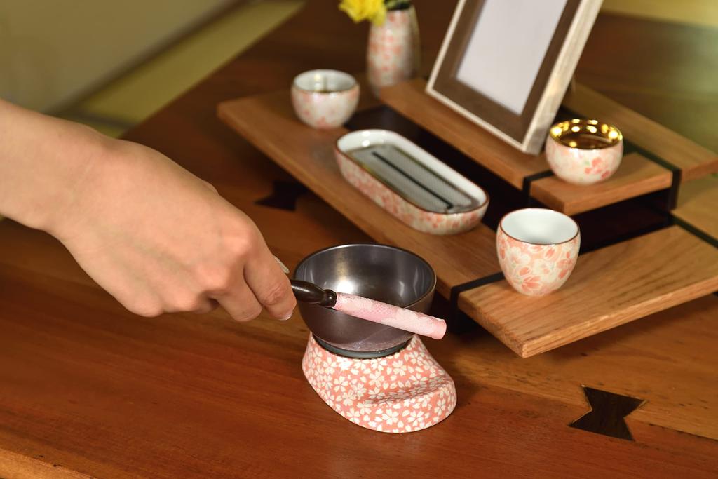 Sunmany Mini Orin Аутентичные изделия Arita, изготовленные в буддийском стиле, современные буддийские колокольчики, гвозди Миядзакуры, ежедневные мемориалы на Even в маленьком размере, изготовленные из Diminent Rin