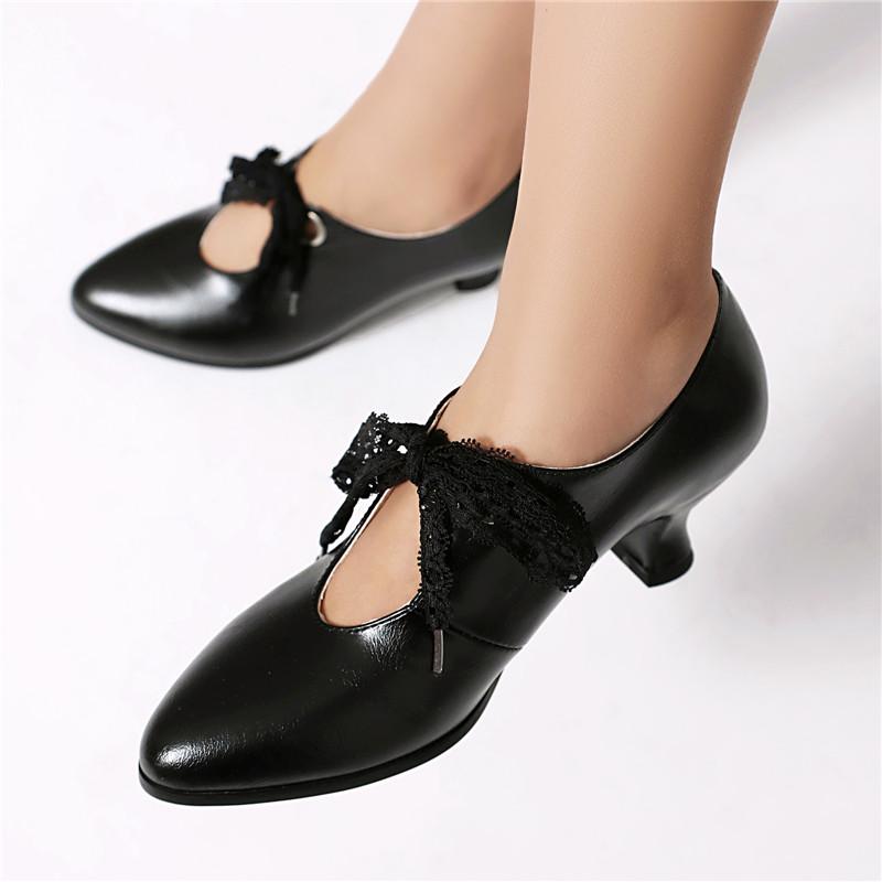 Women's Low-heeled Single Shoes Spring and Summer New Fashionable Small Pointed Large-size Lace-up Low-top Shoes