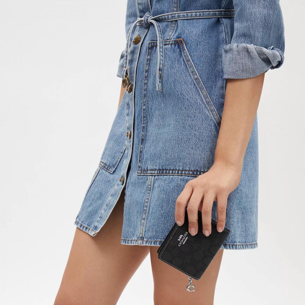 Coach Snap Wallet In Signature Jacquard Silver Black