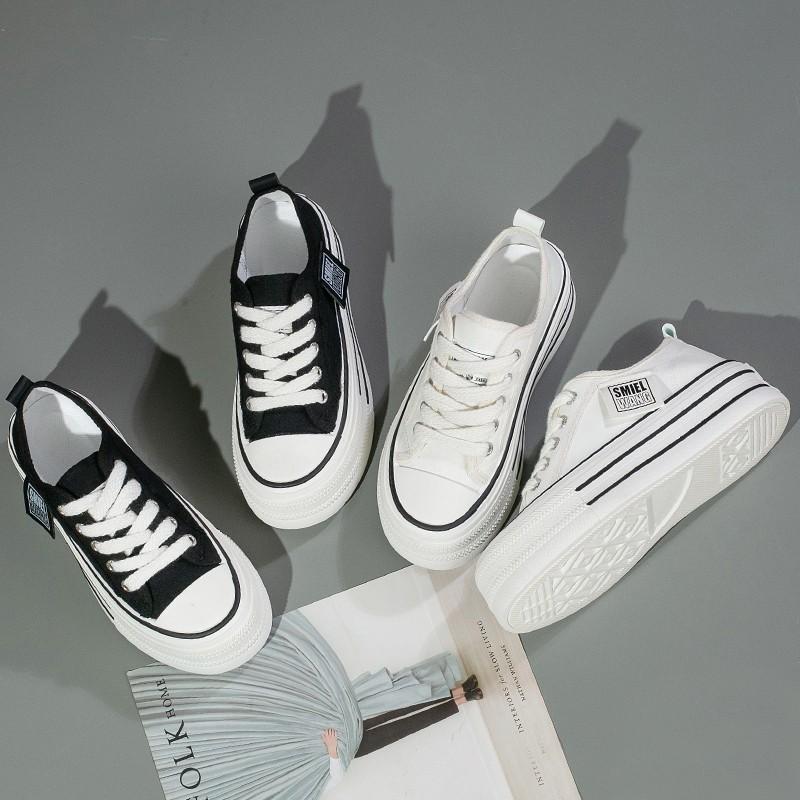 Korean Version of Thick-soled Heightening Canvas Shoes Women's 2025 Spring New High-end Little White Shoes Casual Retro Versatile Board Shoes