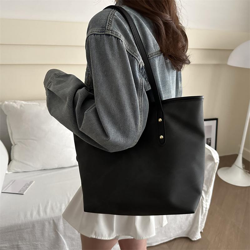 Ретро Высокая ценность Большая вместимость Подмышечная сумка-тоут Женская сумка Новая Модная Нишевая На одно плечо Сумка для поездок на работу