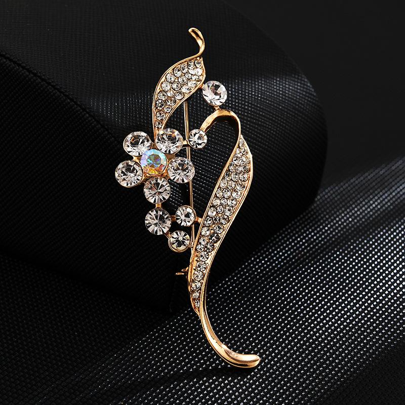 Brooch High-End Sense Niche Light Luxury Suit Bow Rhinestone Corsage High-End Alloy Creative Clothing Accessories
