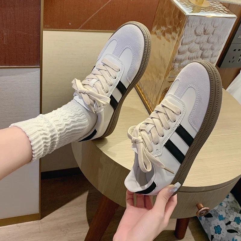 Модные новые женские кроссовки весна осень мода вулканизированная обувь для активного отдыха повседневные спортивные кроссовки для девочек люксовый бренд на шнуровке балетки