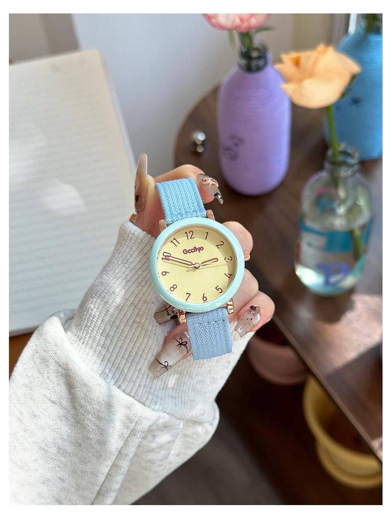 Кварцевые часы с высококачественным кремовым парусиновым ремешком - Корейская модная модель для девушек