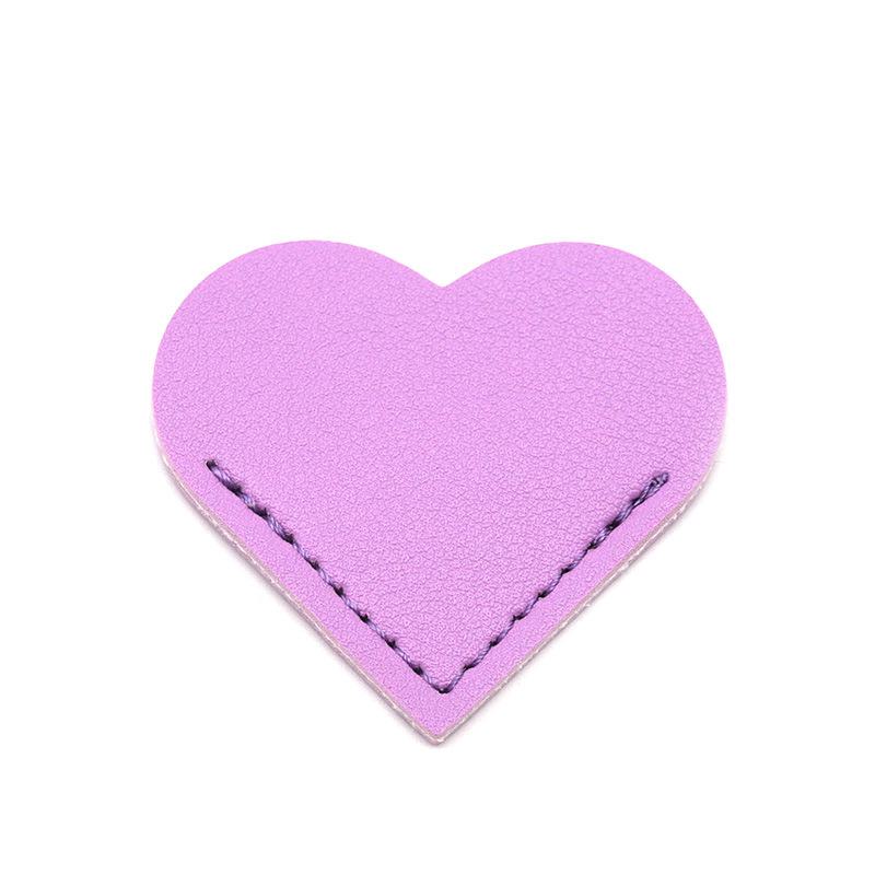 Держатель для книг из искусственной кожи в стиле «сердце любви» — изысканный портативный подарок для студенческой библиотеки. Креативная закладка в форме сердца с мультяшным персонажем.