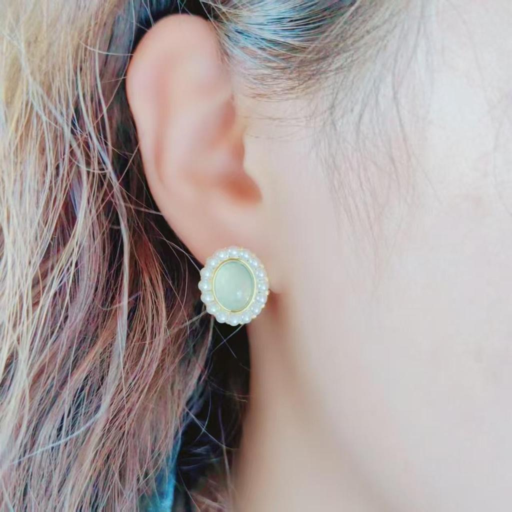 Поместье Балета: Французские романтические серьги-гвоздики с синим камнем «Кошачий глаз» и жемчугом