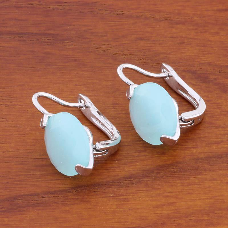 Простые и элегантные круглые серьги с розовым цирконом и застежкой-левербек