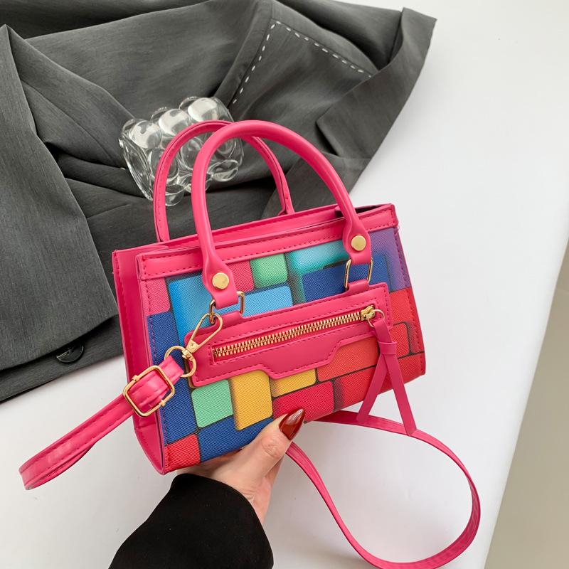 Новая летняя контрастная цветная простая и модная ручная сумка через плечо, маленькая квадратная сумка, повседневная сумка через плечо