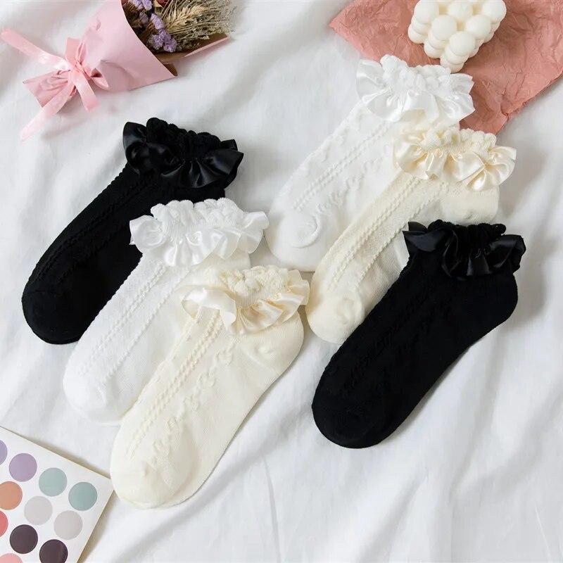 Lolita Style Japanese Kawaii Women Socks Cute Frilly Ruffle Socks Solid White Black Mesh Lace Girls Sweet Harajuku Short Socks