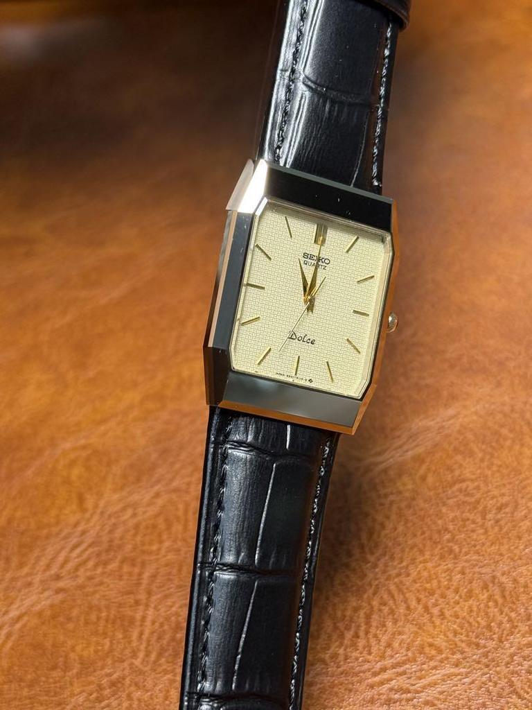 [USED] A105 Rare Working Seiko Dolce Square Watch from the 1980s