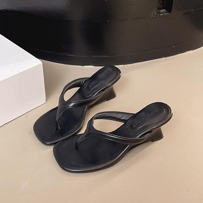 Pinch your feet and wear your toes, shoes, wedges, flip-flops, sandals, new height-increasing sandals, simple in summer