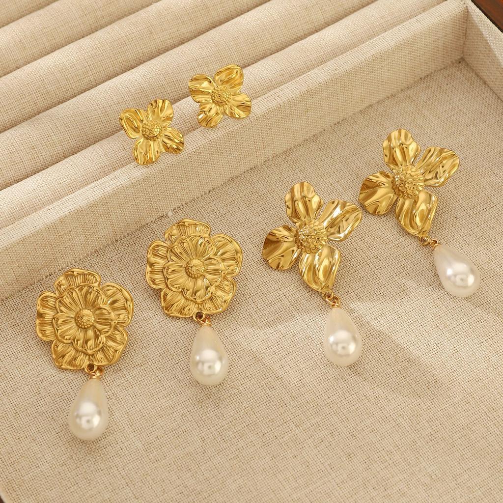 High-end Metal Flower Cold Wind Pearl Pendant Earrings Women's Niche Design Temperament Stud Earrings Wholesale