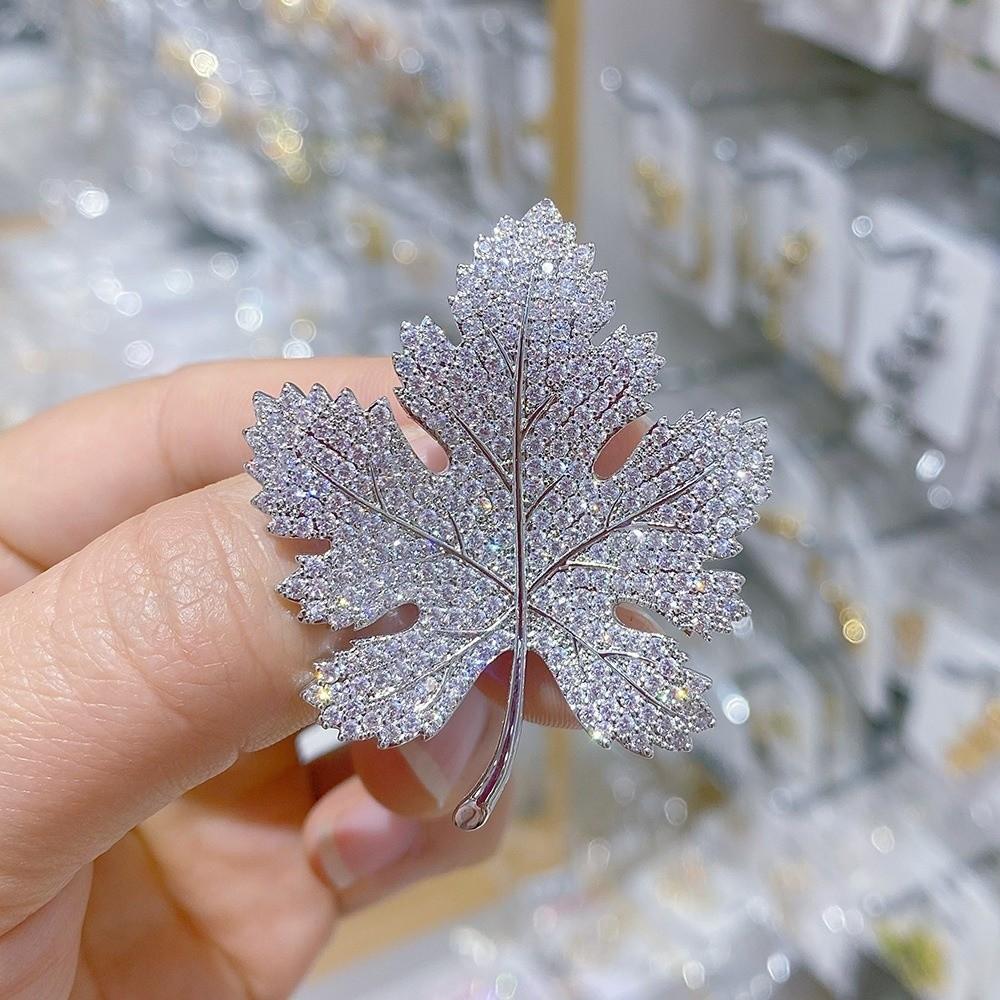 Trendy Jewelry Rhinestone Maple Leaf Brooch Vintage Maple Leaf Pin  Fashion Dress