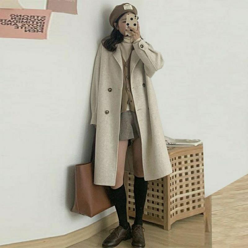 Hepburn-Style Wool Coat: 2023 Autumn/Winter Korean Edition, Loose Quilted, Thickened, Small Size, Women's Mid-Length