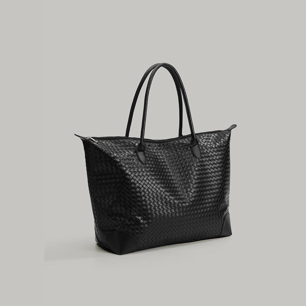 2025 New High-End Underarm Woven Bag, Large Capacity Commuting Casual Travel Bag, Lightweight Handheld Shoulder Bag for Women