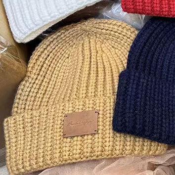 New simple leather label English alphabet wool hat women's autumn and winter outdoor warm wool hat cold hat men