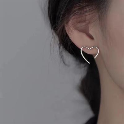 Серьги-гвоздики Love, женские изысканные персонализированные серьги Cold Wind, легкие роскошные серьги высокого класса Niche Design