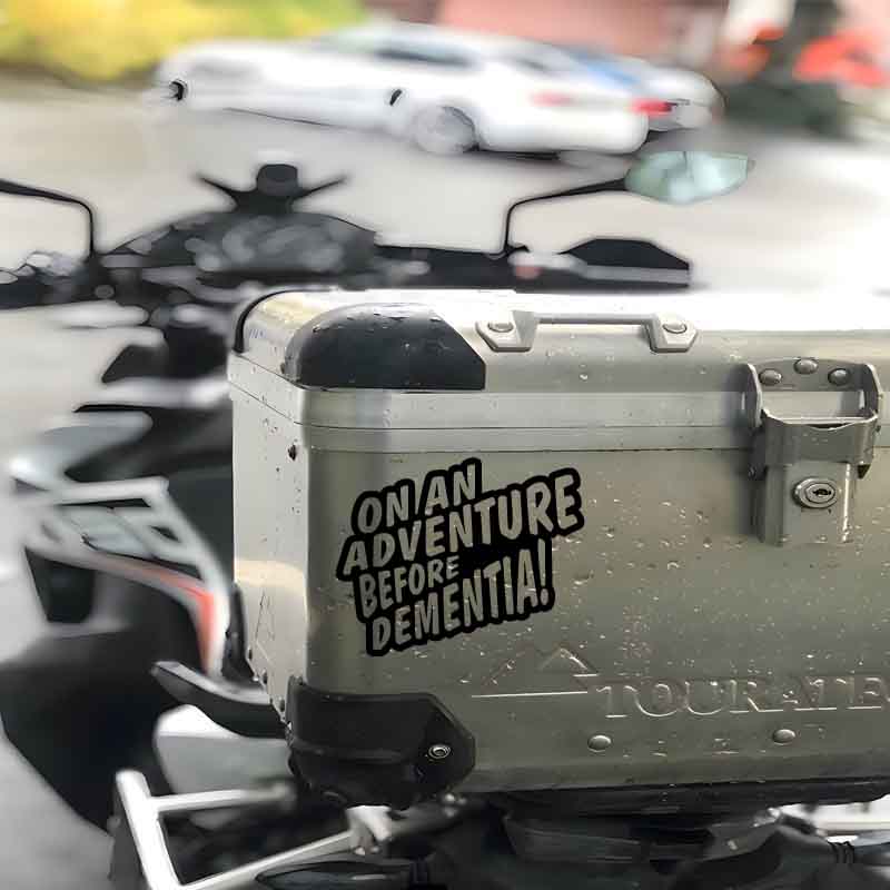 «В приключение перед деменцией!» """Stickerscreativefashion Высококачественные наклейки для автомобилей, грузовиков, мотоциклов, ноутбуков!"""