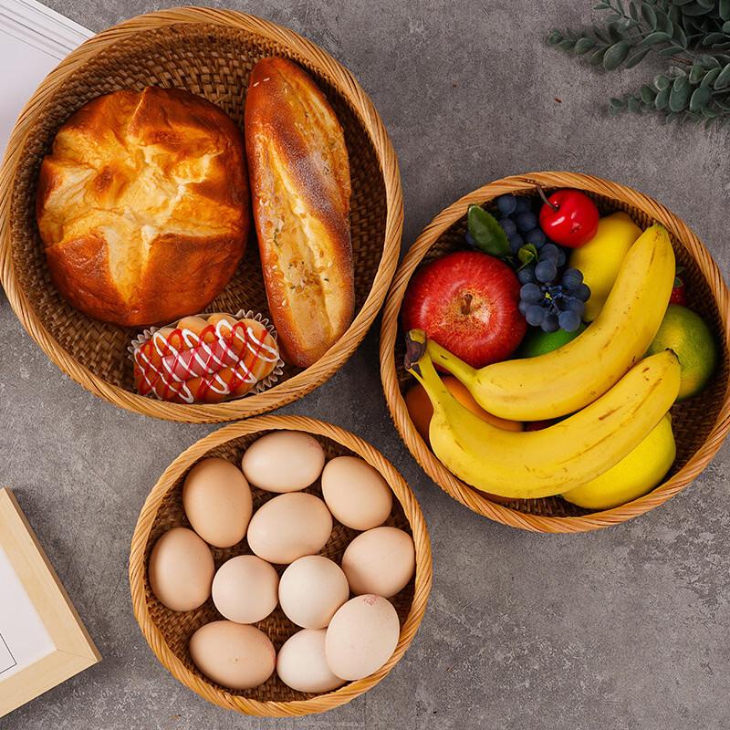 Глубокая круглая плетеная из ротанга корзина для фруктов