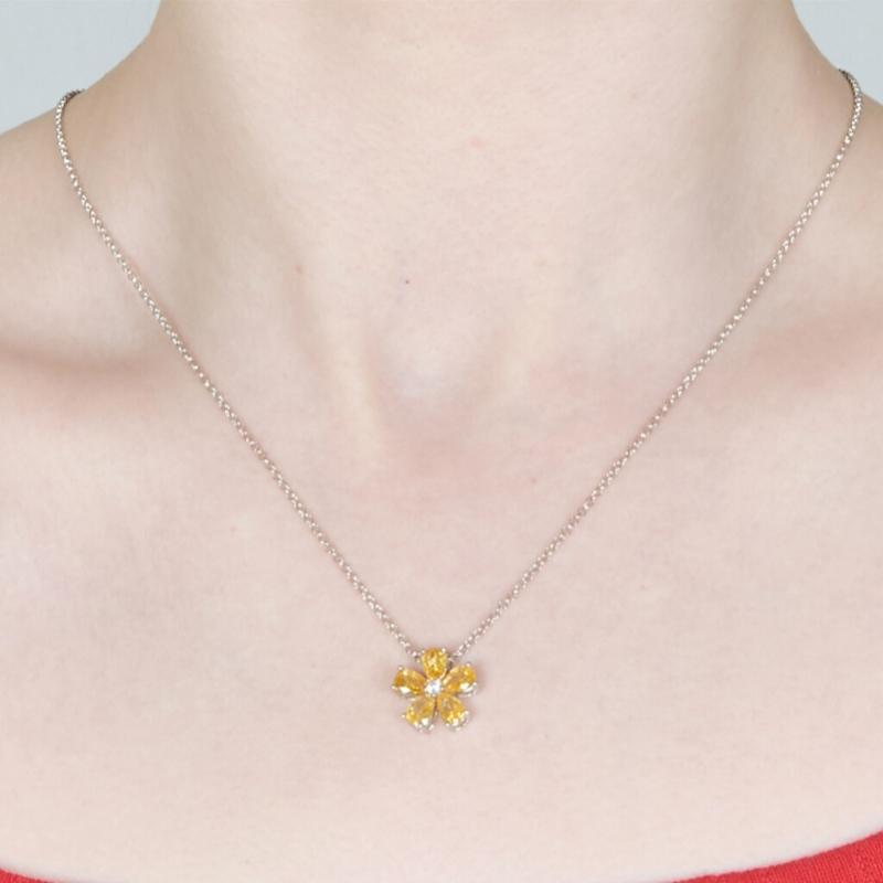 Iceball Pear Flower Necklace