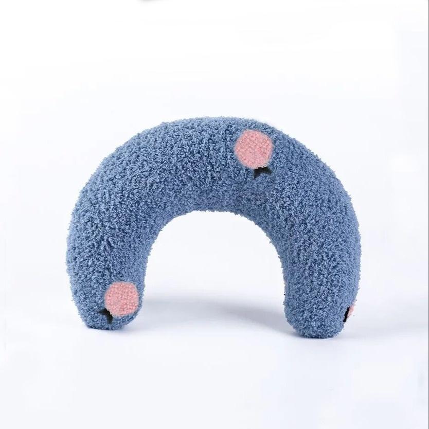 Super soft four-season pet pillow, arched design for neck support, suitable for small cats and dogs of different body types.