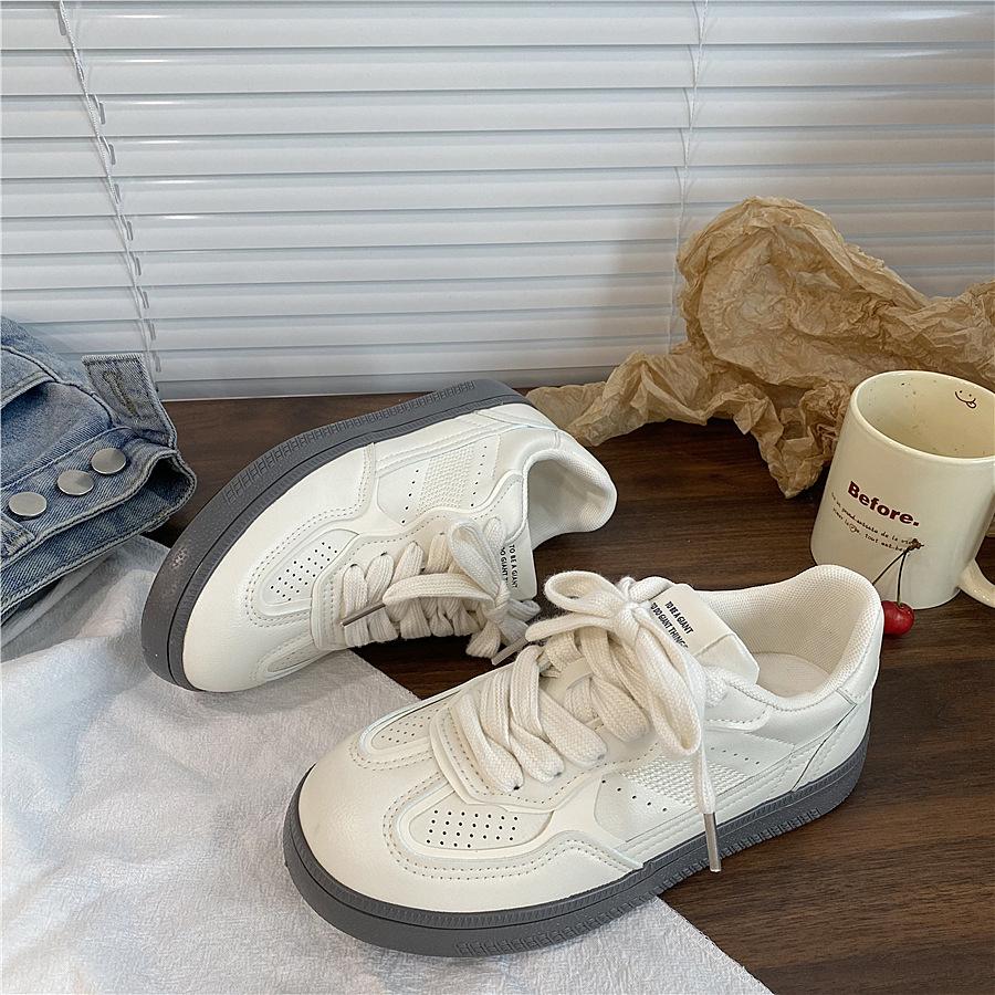 Ретро нишевые немецкие тренировочные кеды женские инс тренд 2025 лето новые дышащие универсальные повседневные спортивные маленькие белые кеды