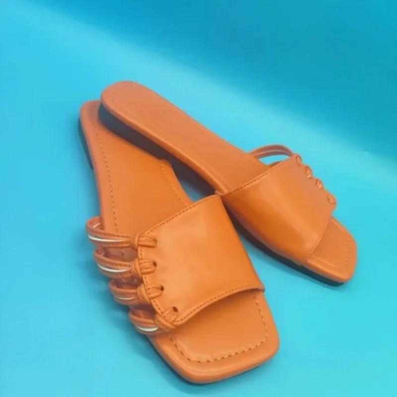 2024 Летние женские тапочки на плоской подошве Модные и универсальные женские пляжные тапочки Однотонные повседневные современные тапочки Zapatos