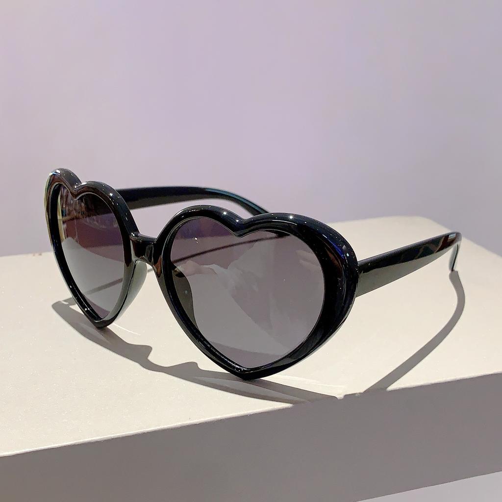 Heart Shaped Sunglasses Stylish Cute Multicolor Mirror Women Shades Trendy Retro Brand Design Fashion Gradient Eyewear
