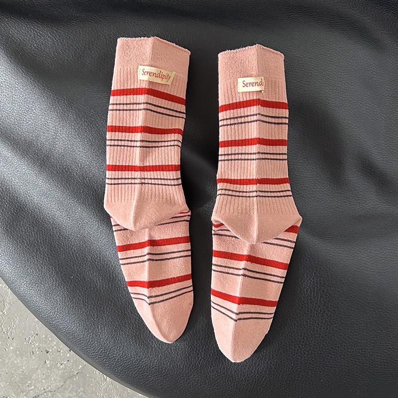 Мультяшная вышивка щенка, милые носки, женские осенне-зимние носки средней длины, корейские полосатые хлопковые вязаные эластичные длинные носки