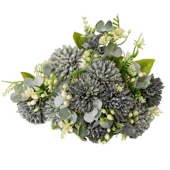 Шикарный букет искусственных цветов, не увядший, полный жизненной силы, создающий атмосферу