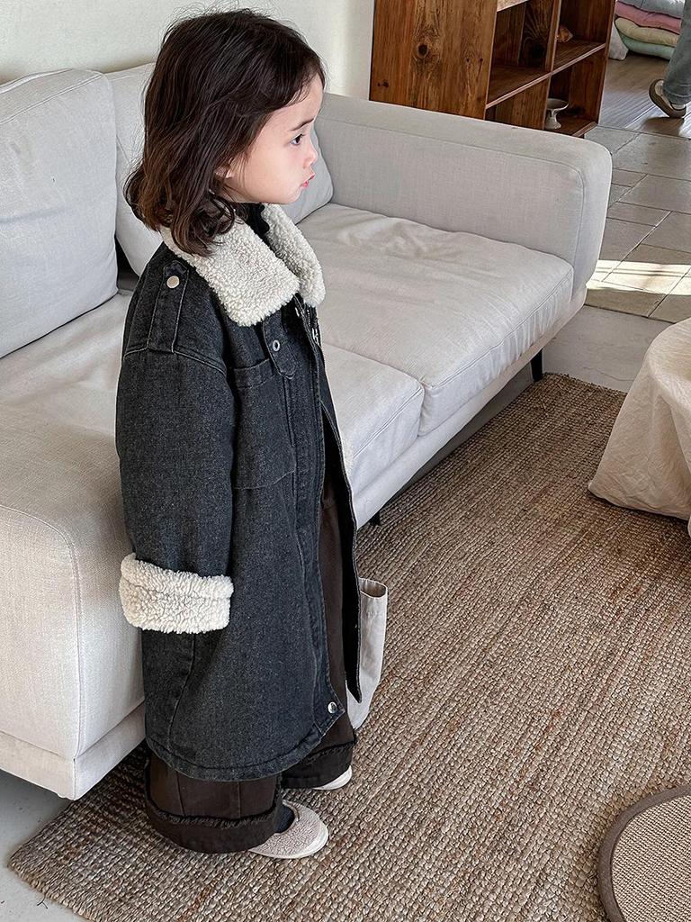 Стильное зимнее пальто из шерстяного денима для детей 2024 года — плотная длинная куртка для мальчиков и девочек